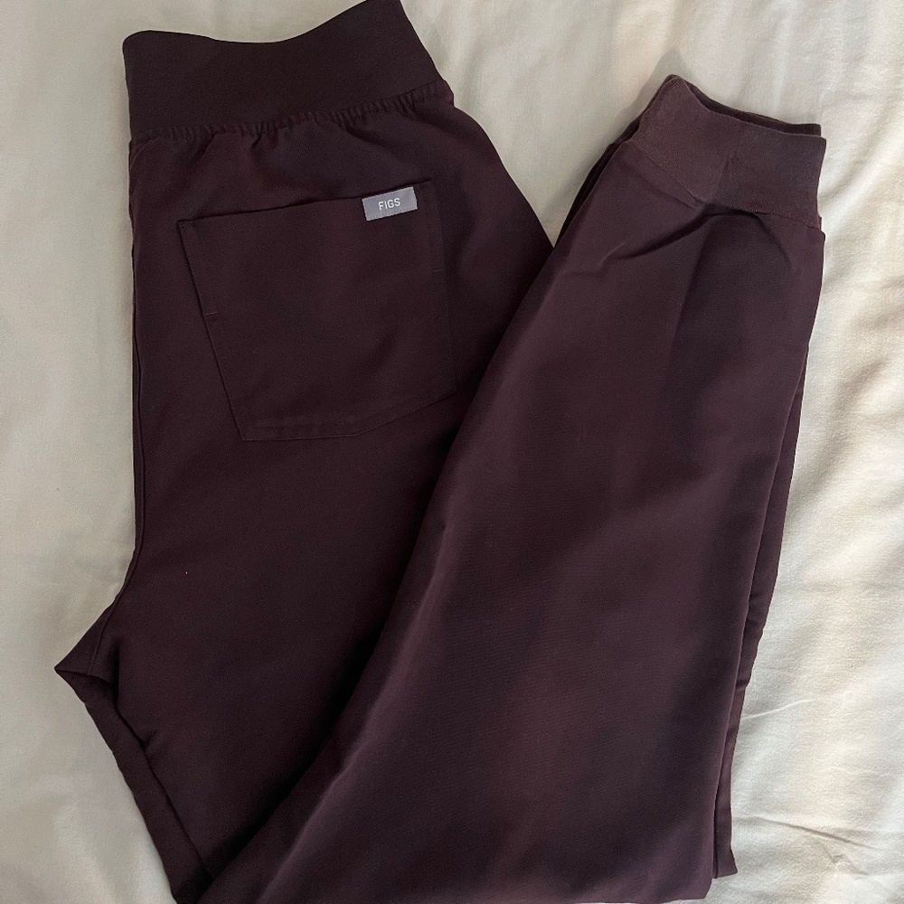 FIGS Zamora Jogger Scrub Pants in Espresso (SOLD OUT ONLINE)